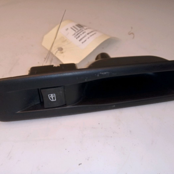 Commande leve-glace porte arrière gauche occasion RENAULT MEGANE III Phase 1 11-2008->01-2012 1.5 DCI 110ch 1