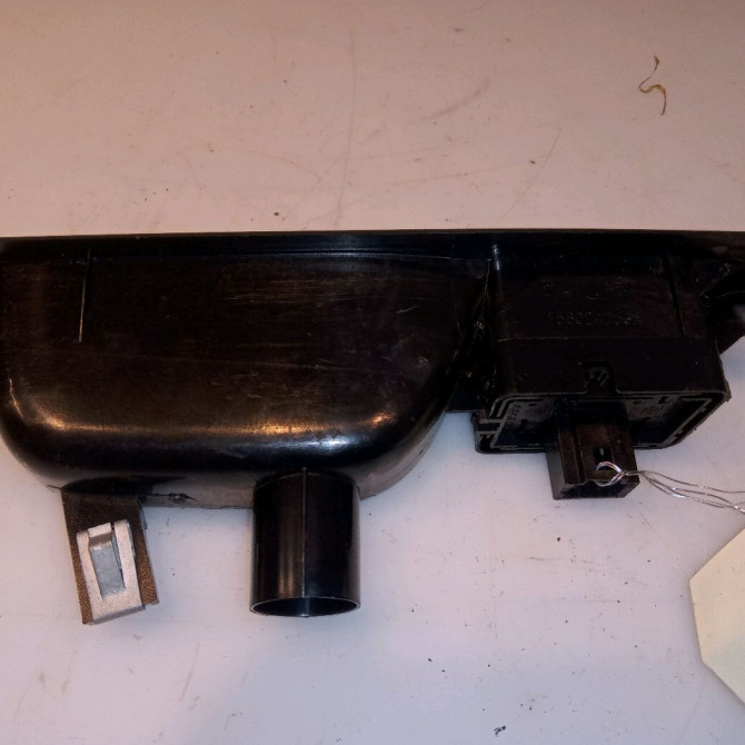 Commande leve-glace porte arrière gauche occasion RENAULT MEGANE III Phase 1 11-2008->01-2012 1.5 DCI 110ch 2