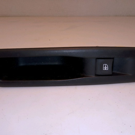 Commande leve-glace porte arrière gauche occasion RENAULT MEGANE III Phase 1 11-2008->01-2012 1.5 DCI 85ch