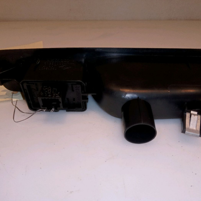 Commande leve-glace porte arrière gauche occasion RENAULT MEGANE III Phase 1 11-2008->01-2012 1.5 DCI 85ch 2