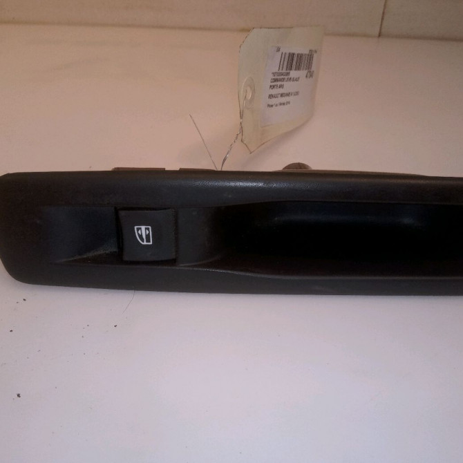 Commande leve-glace porte arrière gauche occasion RENAULT MEGANE III Phase 1 11-2008->01-2012 1.5 DCI 110ch 1