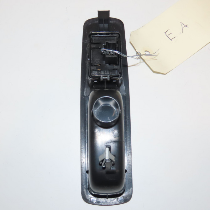 Commande leve-glace porte arrière gauche occasion RENAULT MEGANE III Phase 1 11-2008->01-2012 1.5 DCI 8v 110ch 2