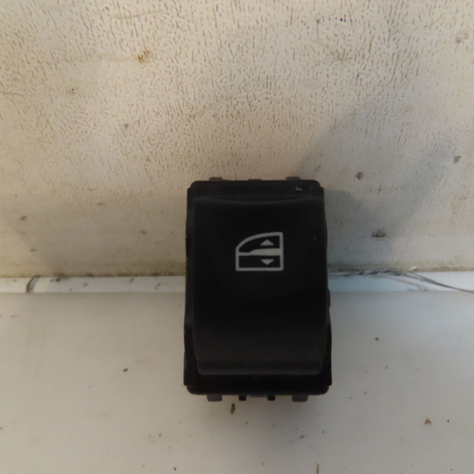 Commande leve-glace porte arrière gauche occasion RENAULT MEGANE III Phase 1 11-2008->01-2012 1.5 DCI 105ch 1