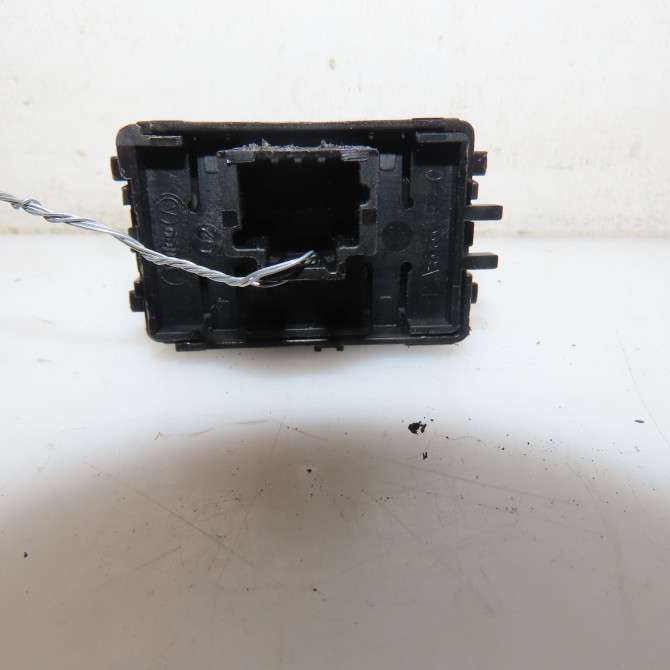 Commande leve-glace porte arrière gauche occasion RENAULT MEGANE III Phase 1 11-2008->01-2012 1.5 DCI 105ch 2