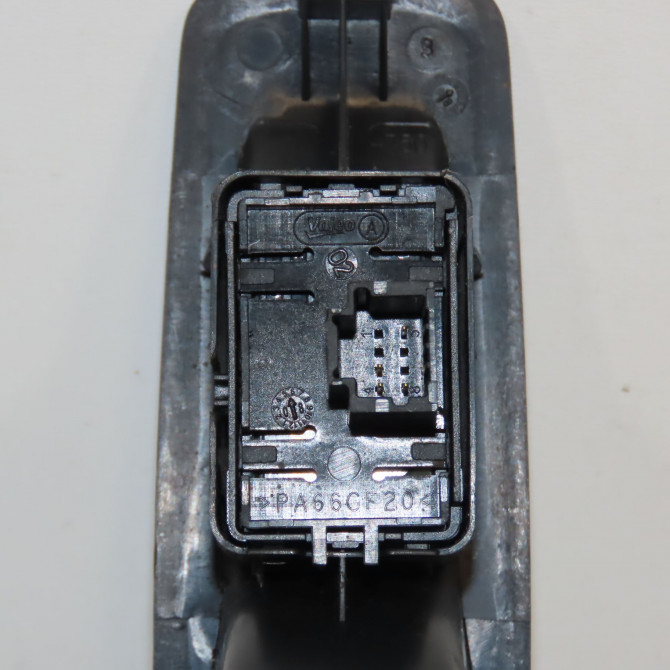 Commande leve-glace porte arrière gauche occasion RENAULT MEGANE III Phase 1 11-2008->01-2012 1.9 DCI 130ch 3