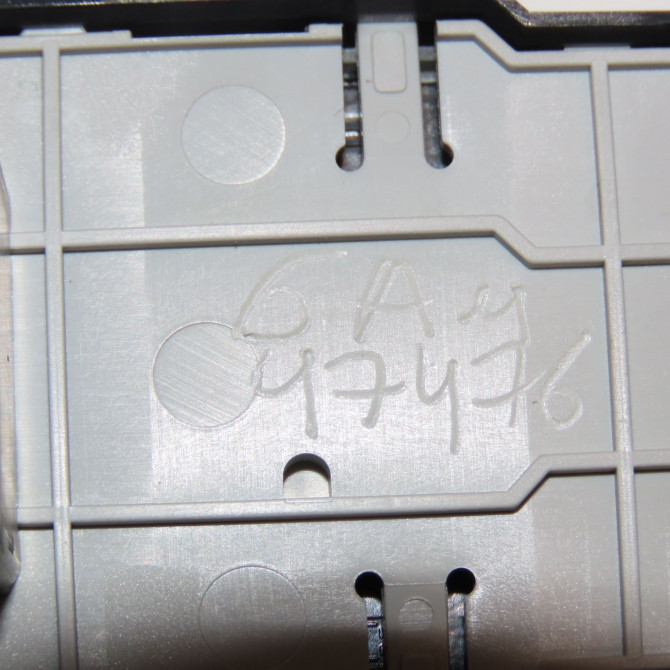 Commande lève-glace porte avant gauche occasion RENAULT MEGANE III Phase 1 11-2008->01-2012 1.5 DCI 8v 110ch 4