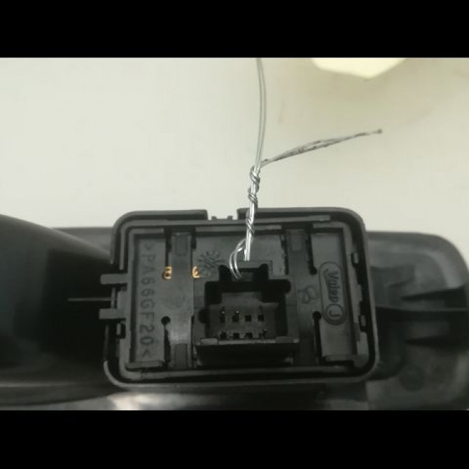 Commande leve-glace porte arrière droite occasion RENAULT MEGANE III Phase 2 01-2012->06-2014 1.5 DCI 8v 110ch 3