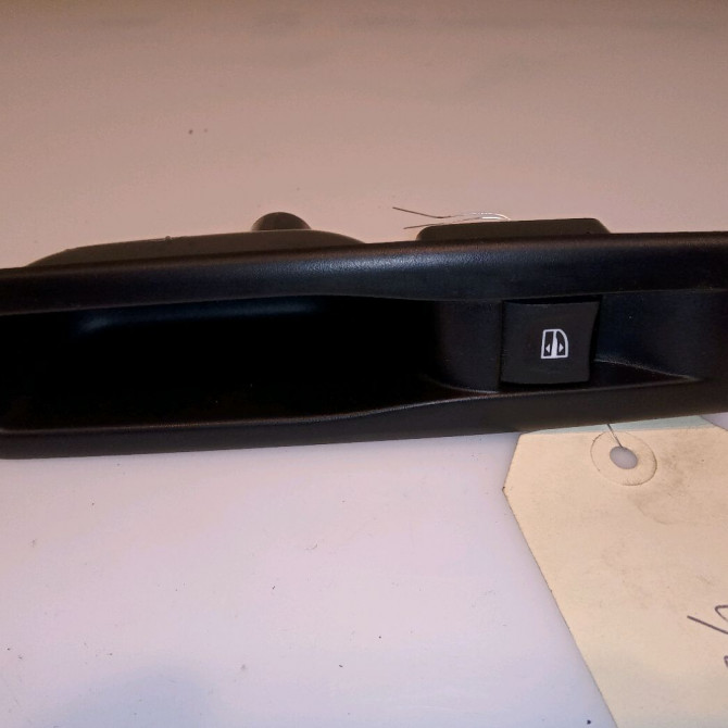 Commande leve-glace porte arrière droite occasion RENAULT MEGANE III Phase 2 01-2012->06-2014 1.5 DCI 110ch 1