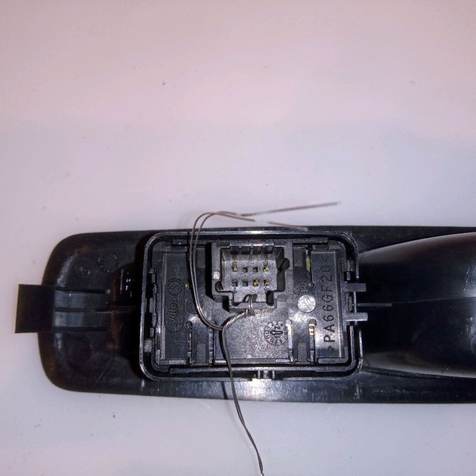 Commande leve-glace porte arrière droite occasion RENAULT MEGANE III Phase 2 01-2012->06-2014 1.5 DCI 110ch 3