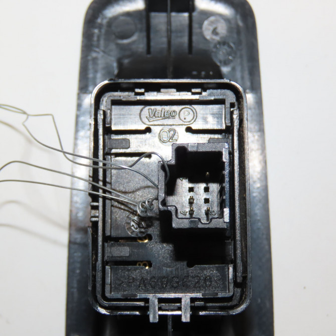 Commande leve-glace porte arrière droite occasion RENAULT MEGANE III Phase 2 01-2012->06-2014 1.5 DCI 90ch 3