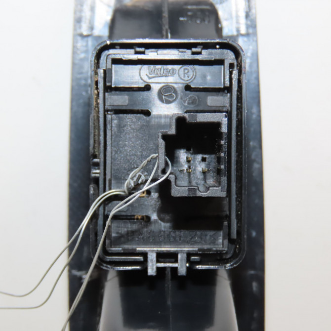 Commande leve-glace porte arrière gauche occasion RENAULT MEGANE III Phase 2 01-2012->06-2014 1.5 DCI 90ch 3