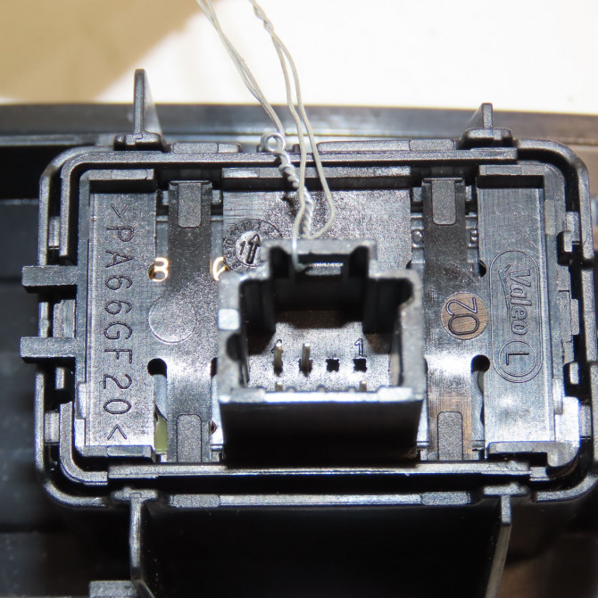 Commande lève-glace porte avant droite occasion RENAULT MEGANE III Phase 2 01-2012->06-2014 1.5 DCI 110ch 3