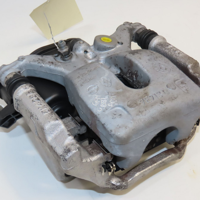 Etrier de frein arrière droit occasion RENAULT 440007170R 1