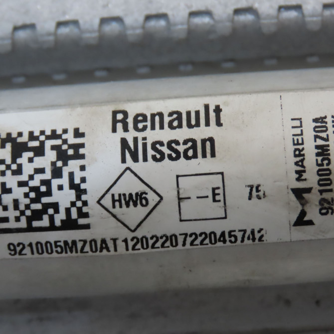 Condenseur clim occasion RENAULT 921005MZ0A 5