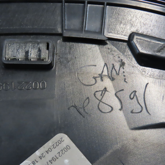 Feu arrière droit occasion RENAULT 265508574R 5