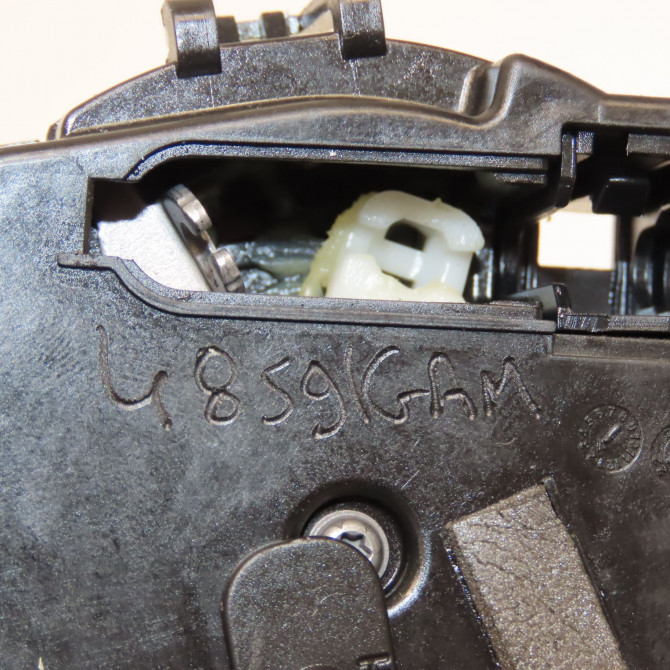 Serrure porte ard occasion RENAULT 825024990R 5