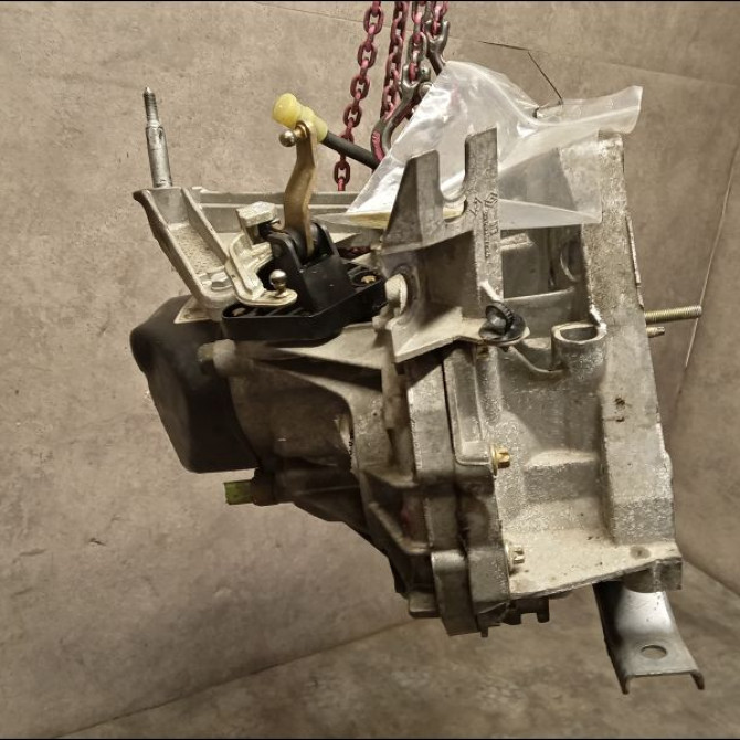 Boîte à vitesse mecanique occasion RENAULT SCENIC II Phase 1 03-2004->09-2006 1.6i 16v 7701723235 2