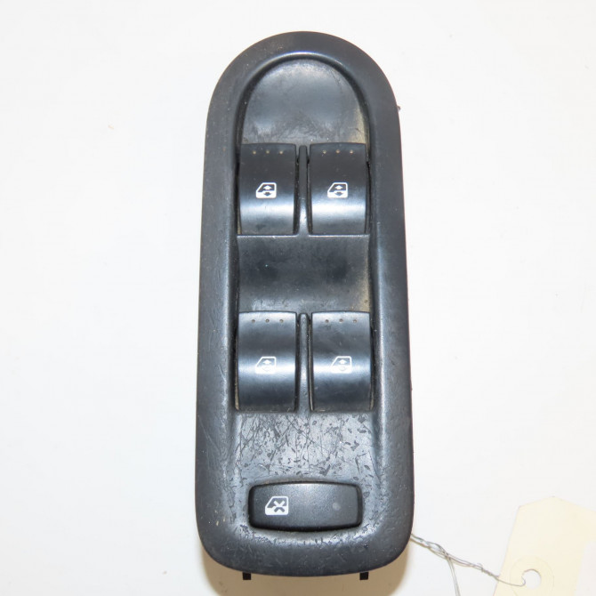 Commande lève-glace porte avant gauche occasion RENAULT SCENIC II Phase 1 03-2004->09-2006 1.5 DCI 105ch 1