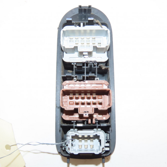 Commande lève-glace porte avant gauche occasion RENAULT SCENIC II Phase 1 03-2004->09-2006 1.5 DCI 105ch 2