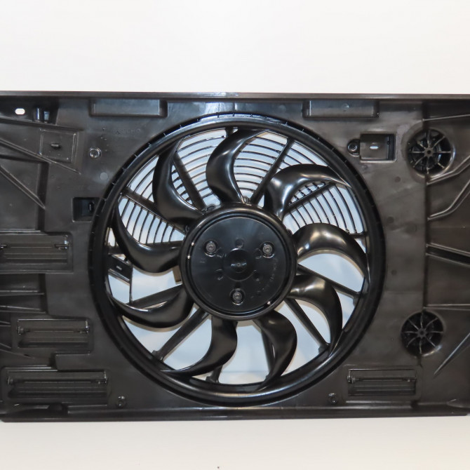 Ventilateur de refroidissement occasion RENAULT 214815MZ0A 1