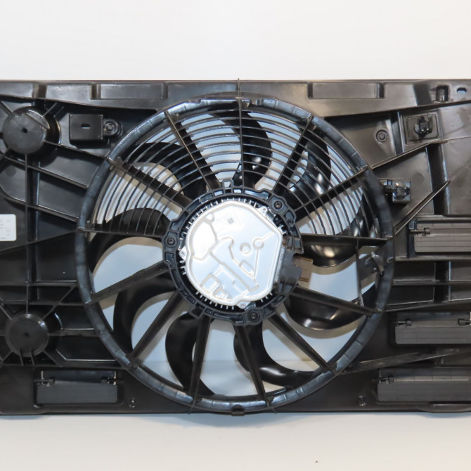 Ventilateur de refroidissement occasion RENAULT 214815MZ0A 2