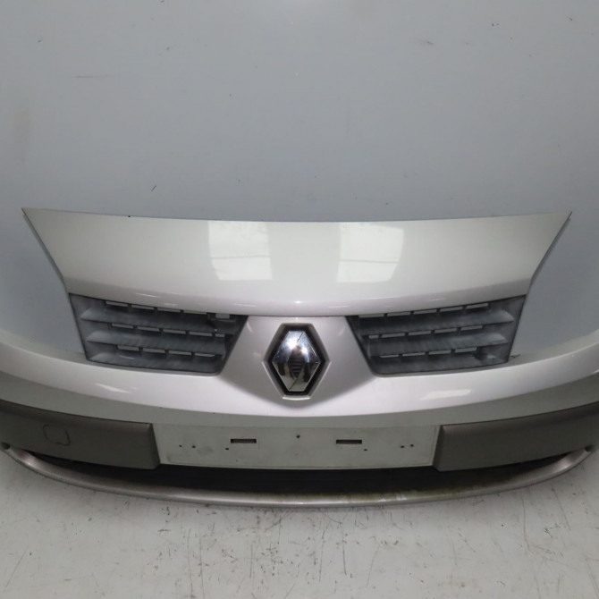 Pare-choc avant occasion RENAULT SCENIC II Phase 1 03-2004->09-2006 1.5 DCI 105ch 620225303R 1