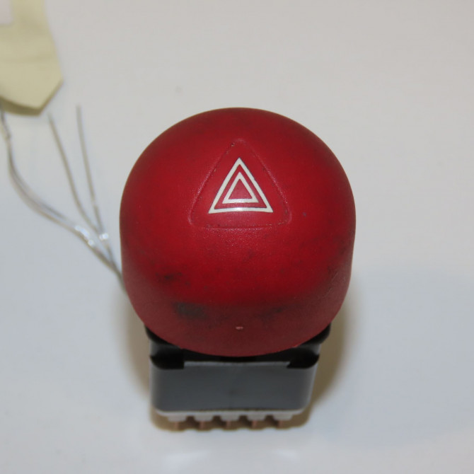 Bouton de warning occasion RENAULT TWINGO I Phase 1 04-1993->08-1998 1.2i 55ch 7700822444 1