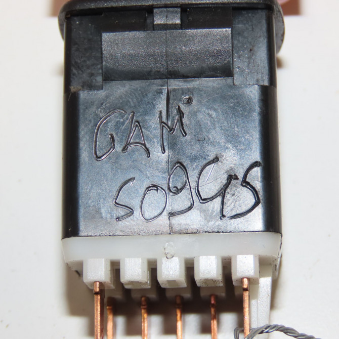 Bouton de warning occasion RENAULT TWINGO I Phase 1 04-1993->08-1998 1.2i 55ch 7700822444 3