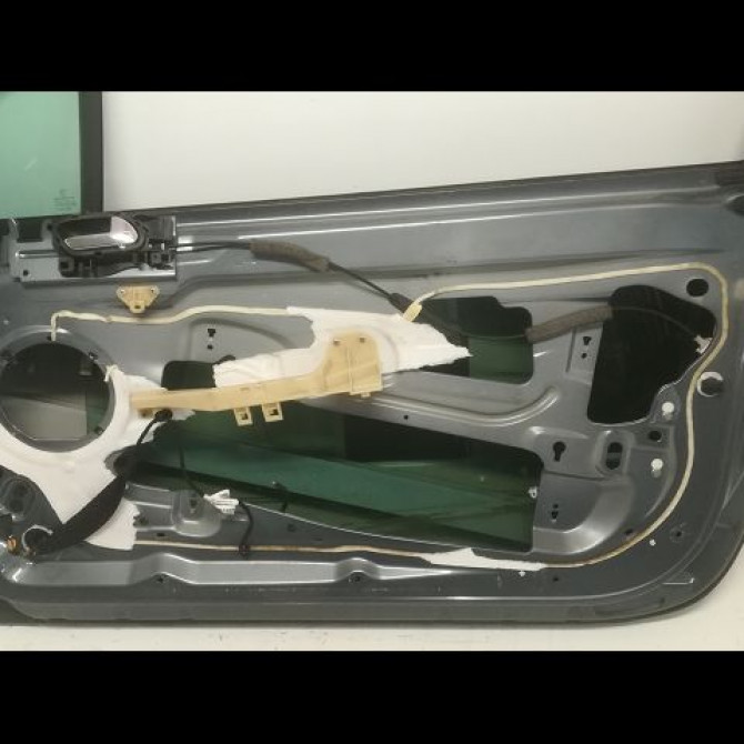 Porte avant droite occasion PEUGEOT 308 I Phase 1 09-2007->03-2011 1.6 HDI 16v 90ch BLUE LION 9004Z5 3