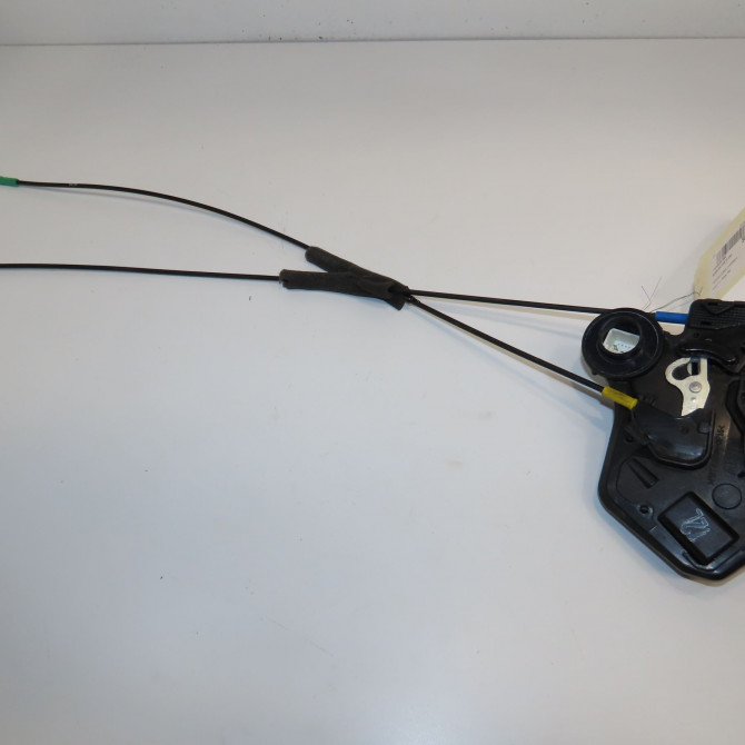 Serrure porte arg occasion TOYOTA COROLLA VERSO II phase 2 06-2007->05-2009 2.2D 136ch 690600F011 1