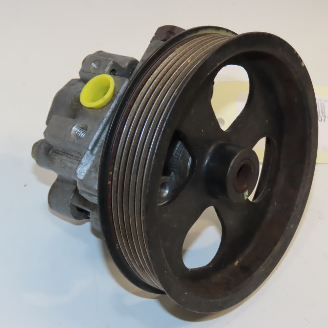 Pompe direction assistee occasion TOYOTA COROLLA VERSO II phase 2 06-2007->05-2009 2.2D 136ch 4431005120 1