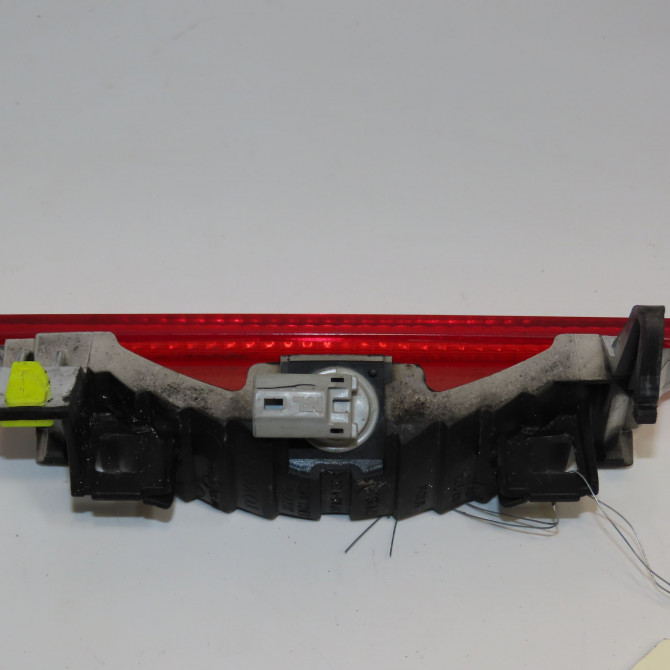 Feux stop supplementaire occasion TOYOTA YARIS I Phase 2 03-2003->12-2005 1.3i 87ch 815700D011 2