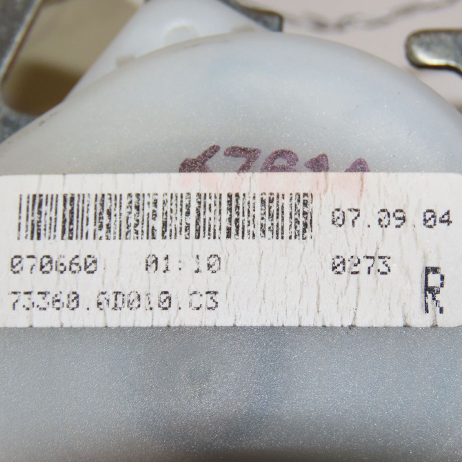 Ceinture arrière droite occasion TOYOTA YARIS I Phase 2 03-2003->12-2005 1.3i 87ch 733600D011C3 4