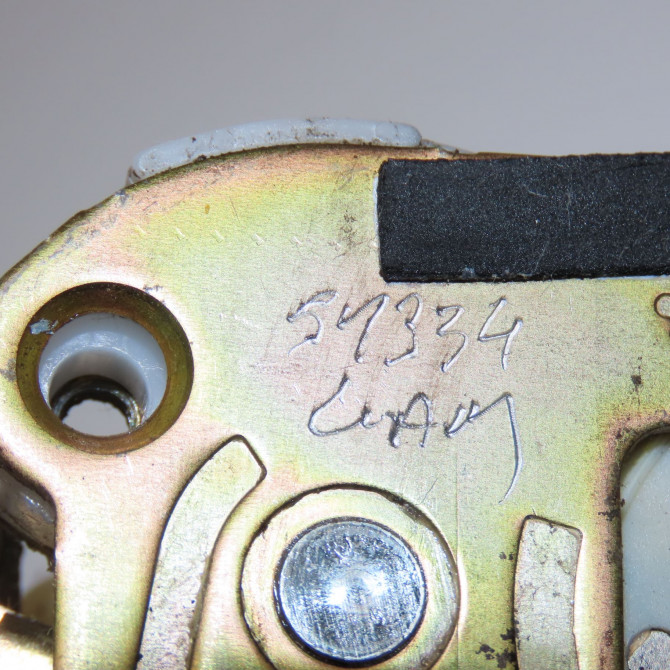 Serrure porte arg occasion TOYOTA YARIS I Phase 2 03-2003->12-2005 1.3i 87ch 693400D021 5