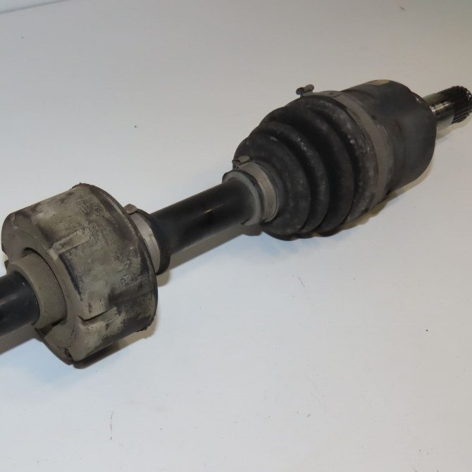 Transmission avant droite occasion TOYOTA YARIS I Phase 2 03-2003->12-2005 1.3i 87ch 434100D080 3