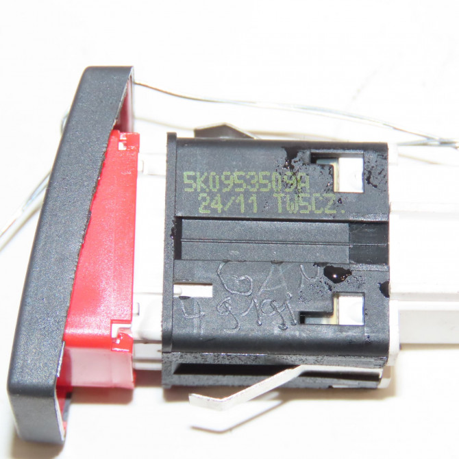 Bouton de warning occasion VOLKSWAGEN GOLF VI Phase 1 10-2008->04-2013 1.6 TDI 105ch 3