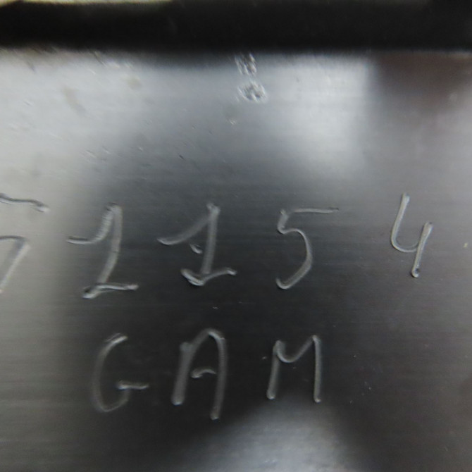 Enjoliveur pare-choc av occasion VOLKSWAGEN GOLF IV GOLF IV Phase 1 1998-01-01->2005-06-30 1.9 TDI 100ch 3