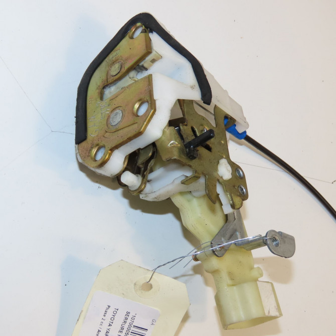 Serrure porte arg occasion TOYOTA YARIS I Phase 2 03-2003->12-2005 1.3i 87ch 693400D021 1