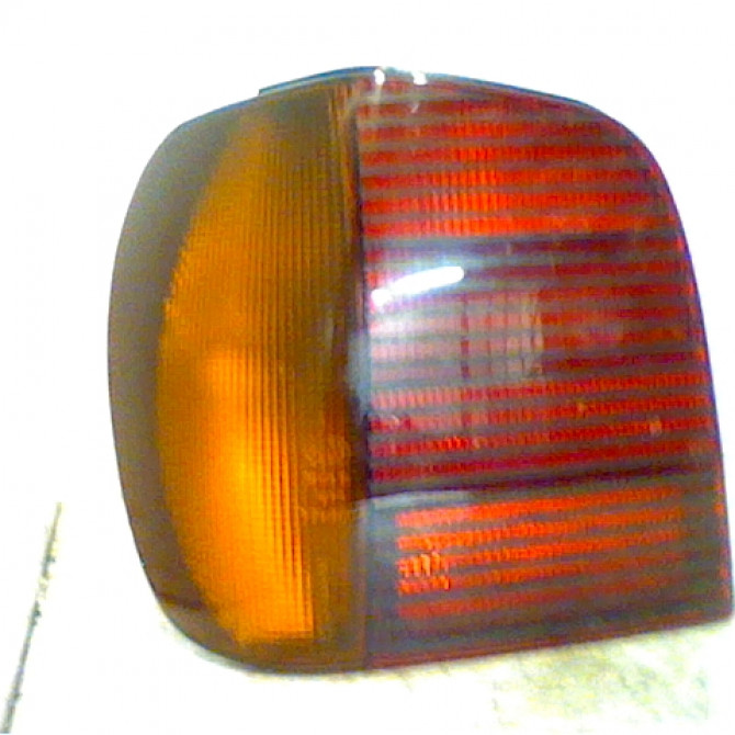 Feu arrière gauche occasion VOLKSWAGEN POLO III Phase 2 11-1999->12-2001 1.4 6N0945095 1