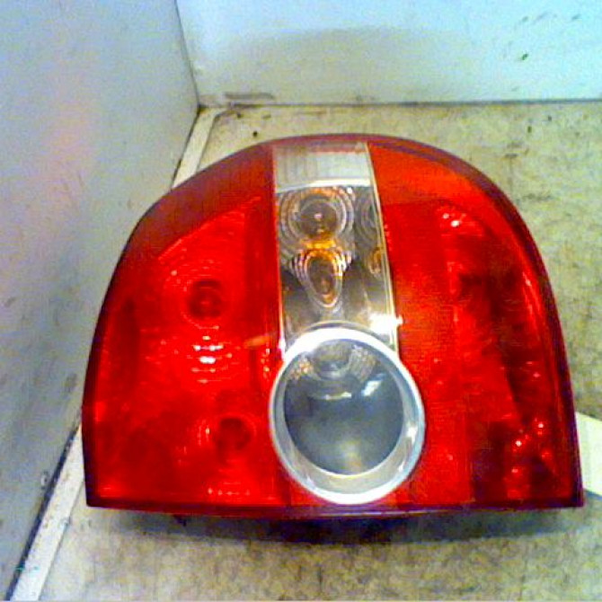 Feu arrière droit occasion VOLKSWAGEN FOX Phase 1 06-2005->09-2011 1.4 TDI 70ch 5Z0945112 1