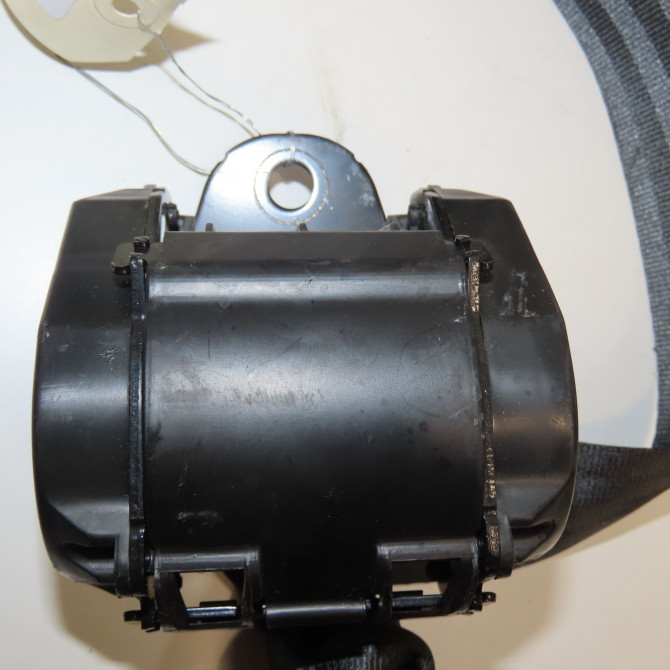 Ceinture arrière droite occasion VOLKSWAGEN GOLF VI 1K9857806RAA 2