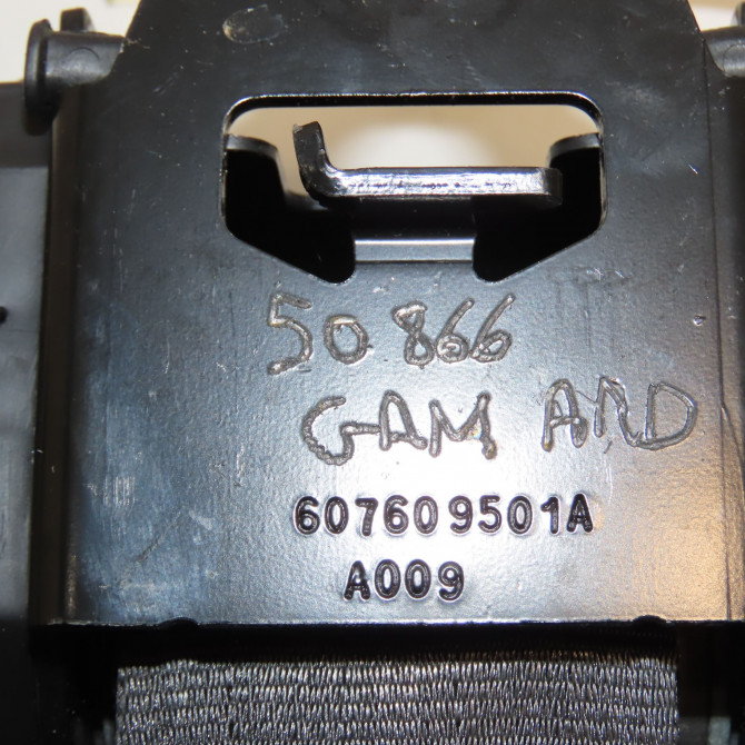 Ceinture arrière droite occasion VOLKSWAGEN GOLF VI 1K9857806RAA 4