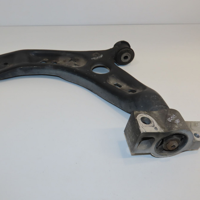 Triangle inf avg occasion VOLKSWAGEN GOLF VI Phase 1 10-2008->04-2013 1.4 TSI 16v 122ch 2