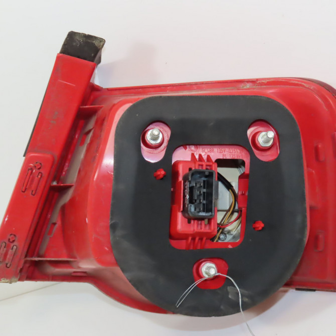 Feu arrière gauche occasion VOLKSWAGEN PASSAT V Phase 1 03-2005->10-2010 1.9 TDI 105ch 3C5945095H 2