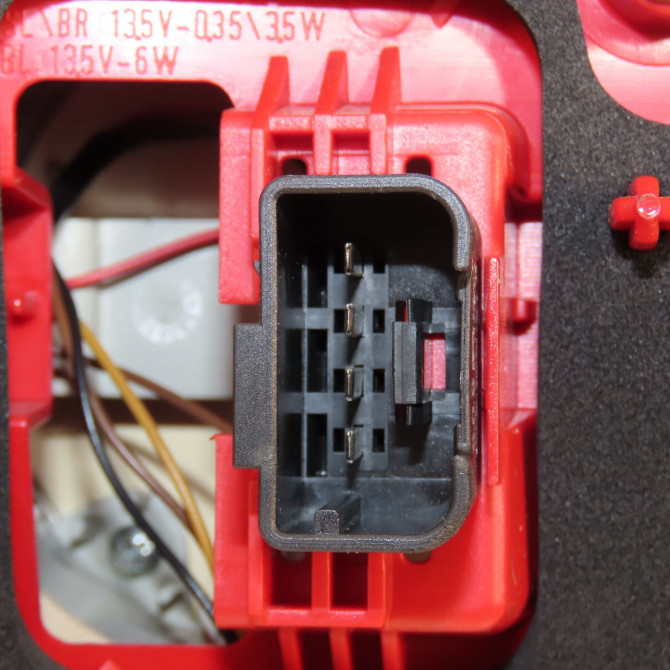 Feu arrière droit occasion VOLKSWAGEN PASSAT V Phase 1 03-2005->10-2010 1.9 TDI 105ch 3C5945096H 3