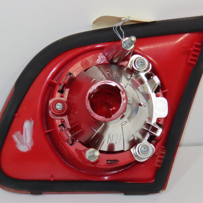 Feu arrière interieur gauche occasion VOLKSWAGEN PASSAT V Phase 1 03-2005->10-2010 1.9 TDI 105ch 3C5945093E 2