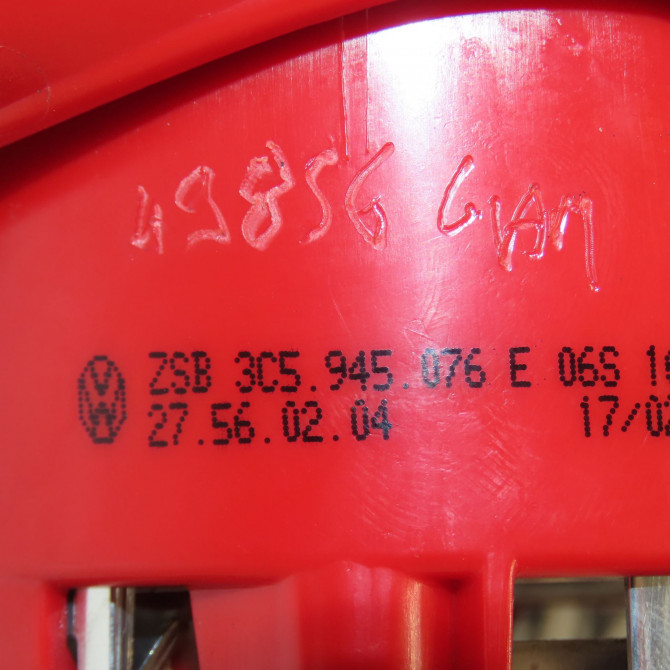 Feu arrière intérieur droit occasion VOLKSWAGEN PASSAT V Phase 1 03-2005->10-2010 1.9 TDI 105ch 3C5945094E 4