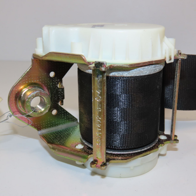 Ceinture arrière gauche occasion VOLKSWAGEN PASSAT V Phase 1 03-2005->10-2010 1.9 TDI 105ch 3C5857805KRAA 2