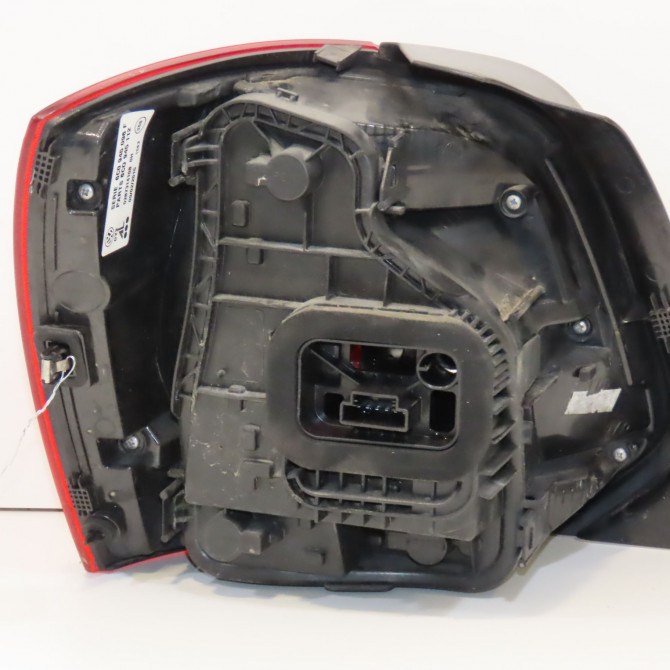 Feu arrière droit occasion VOLKSWAGEN POLO V Phase 2 02-2014->... 1.2i 90ch 6C0945096K 2