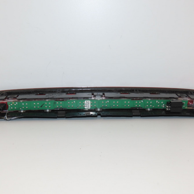 Feux stop supplementaire occasion VOLKSWAGEN POLO VI 5G0945087B 2